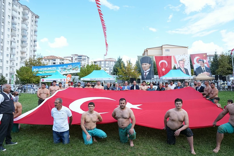 21. Uluslararası Turgut Özal Karakucak Güreşleri Büyük Bir Coşkuya Sahne Oldu